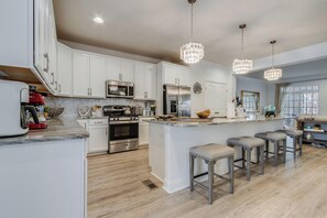 House, Multiple Beds, Patio, Pool View (CATALINA CIRCLE 21520) | Private kitchen - Catalina Circle 21520 (Rehoboth Beach)
