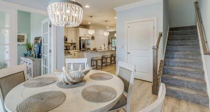 Catalina Circle 21520