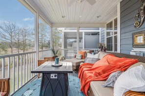 House, Multiple Beds, Patio, Pool View (CATALINA CIRCLE 21520) | Living area - Catalina Circle 21520 (Rehoboth Beach)