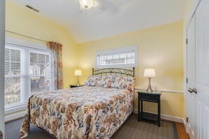 Cottage, plusieurs lits, patio, vue jardin (DELAWARE AVENUE 34B)