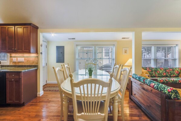 Cottage, plusieurs lits, patio, vue jardin (DELAWARE AVENUE 34B)