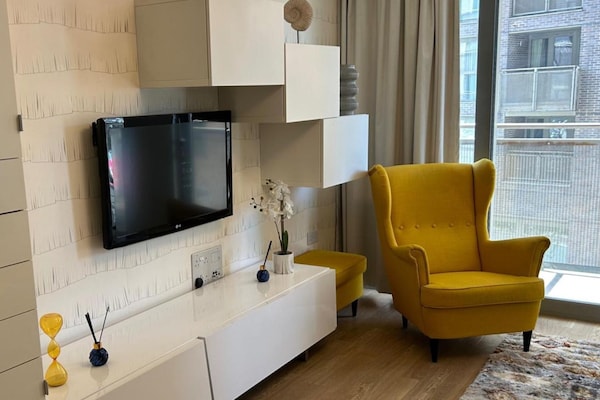 1-bed Apt, Sleeps 4, Central To Shops & Transport - Londra
