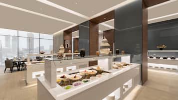 2 restaurants, breakfast served