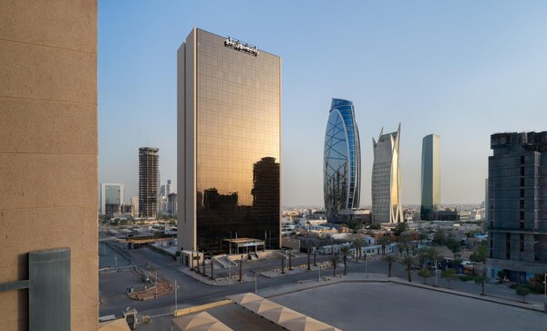 Radisson Blu Hotel, Riyadh Al Sahafa - Riad