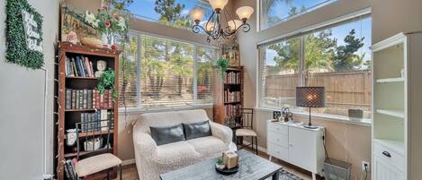 Maison (4 Bedrooms) | Aire de séjour
