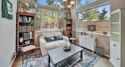 Spacious Golf Course Retreat - w/ Modern Kitchen