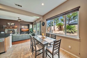 House (4 Bedrooms) | In-room dining - Spacious Golf Course Retreat - w/ Modern Kitchen (Yucaipa)