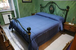 2 chambres, fer et planche à repasser, lit parapluie, Wi-Fi gratuit