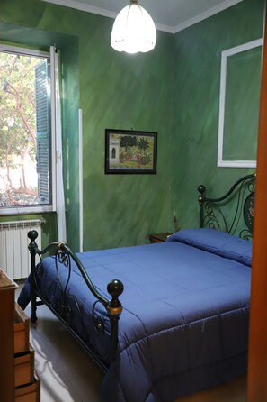 2 chambres, fer et planche à repasser, lit parapluie, Wi-Fi gratuit