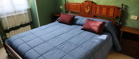 2 soverom, strykejern/-brett, reiseseng for barn og wi-fi (inkludert)