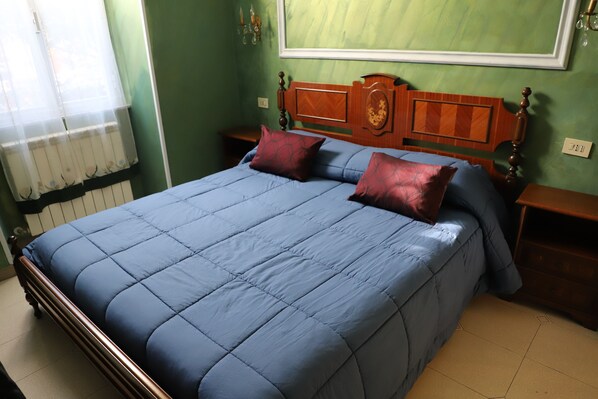 2 makuuhuonetta, silitysrauta/-lauta, vauvan matkasänky, ilmainen Wi-Fi