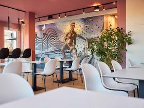 Morgenmadsbuffet hver dag (13.90 EUR pr. person)