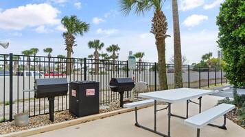 Condo, Multiple Beds (Perdido Towers East 703) | Outdoor dining