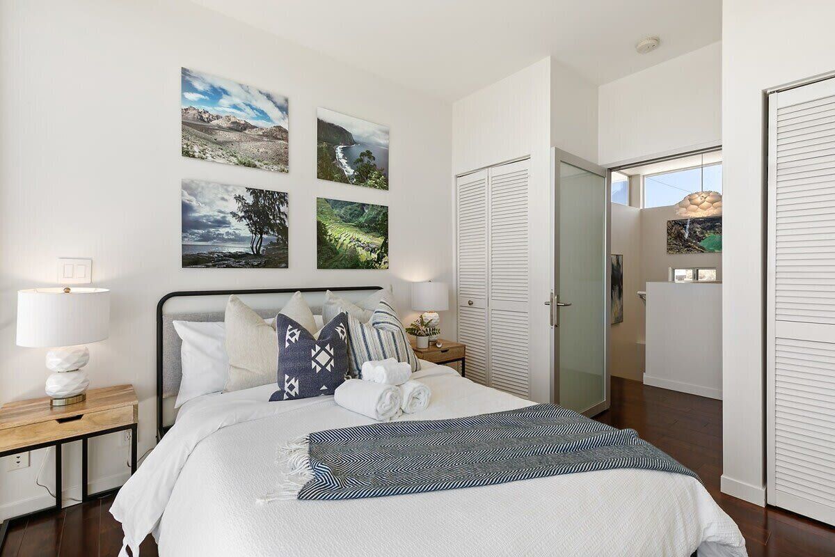 3 bedrooms, iron/ironing board, bed sheets