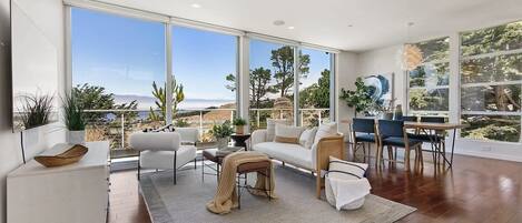 House (3 Bedrooms) | Living room