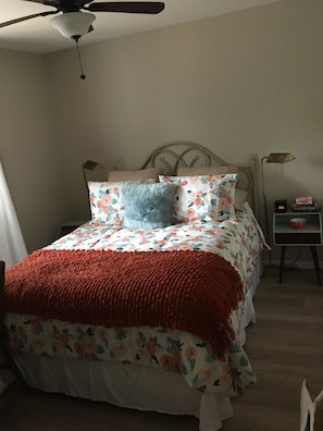4 chambres, fer et planche à repasser, Wi-Fi, literie fournie