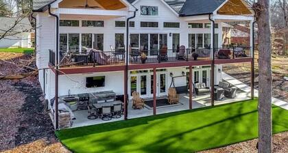 Broadwater Cove 7 BDRM, 5 BTHRM, 7,000 sq ft, Amazing lake View