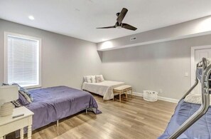 7 bedrooms, iron/ironing board, WiFi, bed sheets