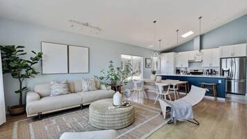 House, Ocean View, Oceanfront (3 Bedrooms) | Living room | 43-inch flat-screen TV with cable channels