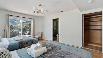 House (3 Bedrooms) | 3 bedrooms, iron/ironing board, travel crib, bed sheets