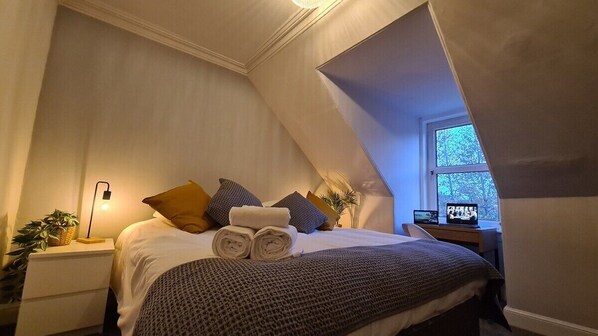 5 多间卧室、办公桌、熨斗/熨衣板、免费 WiFi