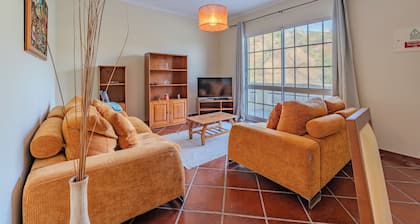 Simões Apartment by HR Madeira