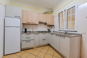 Family Apartment | Private kitchen - Simões Apartment by HR Madeira (Porto Santo)