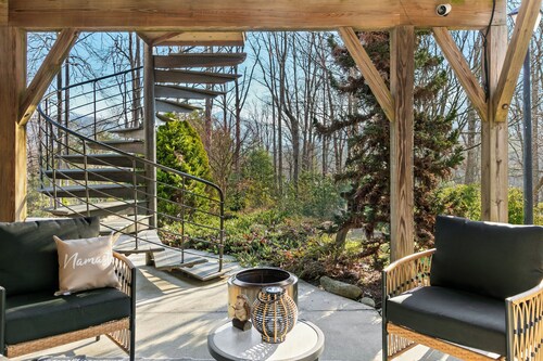 Hot tub/Mins To Asheville & Biltmore/ Secluded