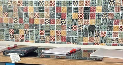 The Purple Apartment, 1bedroom apt - your very own FRIENDS experience in Iasi