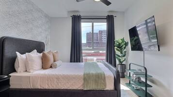 Bureau, fer et planche Ă repasser, Wi-Fi gratuit, draps fournis