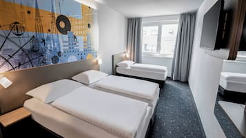 Triple Room | Desk, WiFi (free)