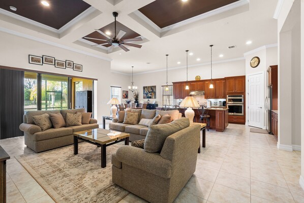 Smart TV, DVD player