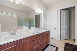 Shower, hair dryer, towels - Equestrian Seasonal | Pool Access | WEF (Wellington)