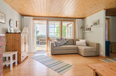 Exclusive family accommodation in a fantastic and quiet location. Pets allowed!