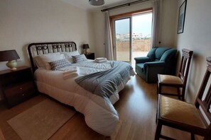 4 bedrooms, iron/ironing board, travel cot, WiFi