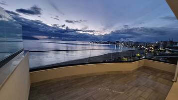 Superior Studio Suite, Balcony, Beach View | Terrace/patio