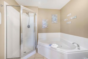 Condo, Multiple Beds (Lighthouse 914) | Bathroom