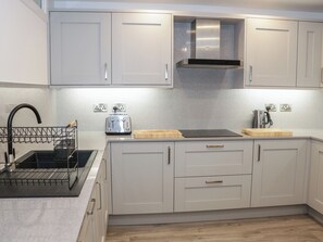 Dishwasher, cookware/dishes/utensils