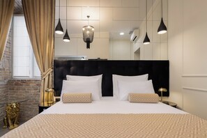 Luxury Room 1 | In-room safe, desk, laptop workspace, soundproofing - Luxury rooms Golden Palace City Centre (Split)