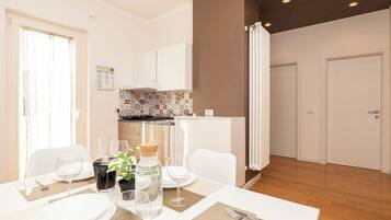 Family Apartment, 2 Bedrooms, Sea View | Private kitchen