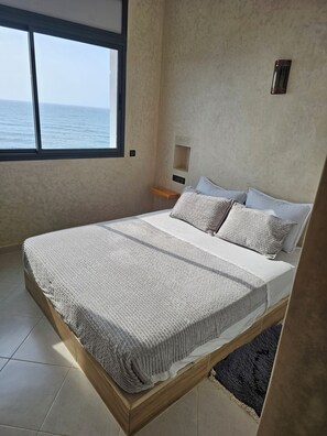 1 chambre, fer et planche à repasser, Wi-Fi gratuit, draps fournis