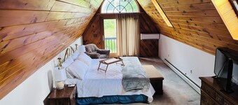 Charming, private A Frame in the heart of the Endless Mountains.