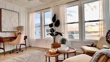 House, Multiple Beds (Pearl Hideaway) | Living area