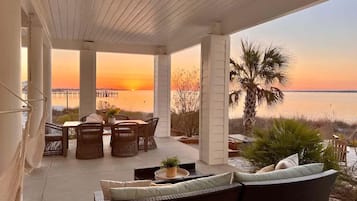 House, Multiple Beds (Pearl Hideaway) | Outdoor dining