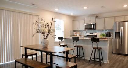 Spacious 4-bedroom house in enjoyable Columbus with WiFi, AC