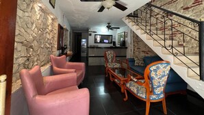Living area - HOSTAL CASA DE LAS AMERICAS (Cartagena)