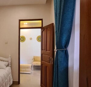 3 chambres, fer et planche à repasser, Wi-Fi, draps fournis