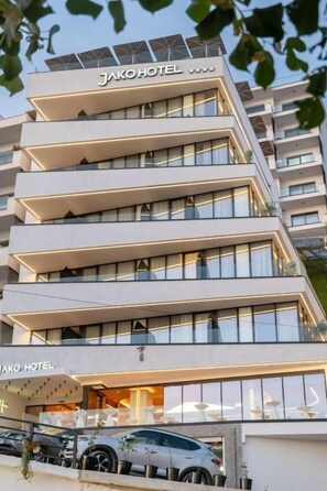Front of property - Jako Premium Hotel (Sarandë)