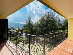 Comfort Triple Room, 3 Single Beds, Shared Bathroom, Garden View | Desk, laptop workspace, rollaway beds, free WiFi