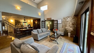 La Casona: Spacious 6-bedroom house, outdoor pool, and new pickleball court!